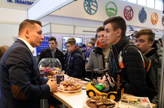 [FOTO] Salon Edukacji Zawodowej i Technicznej na Politechnice Rzeszowskiej